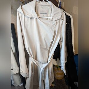 Bernardo jacket, size medium, color cream